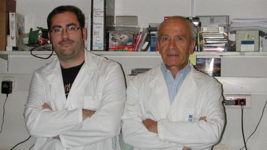 José L. Pardo e Carlos Acuña asinan o artigo publicado en José L. Pardo e Carlos Acuña asinan o artigo publicado en