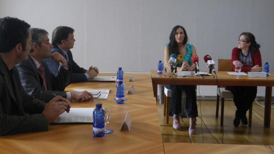 Rosa Cedrón e Cristina Pato presentan en Lugo o primeiro traballo de Soas, un novo proxecto artístico Rosa Cedrón e Cristina Pato presentan en Lugo o primeiro traballo de Soas, un novo proxecto artístico