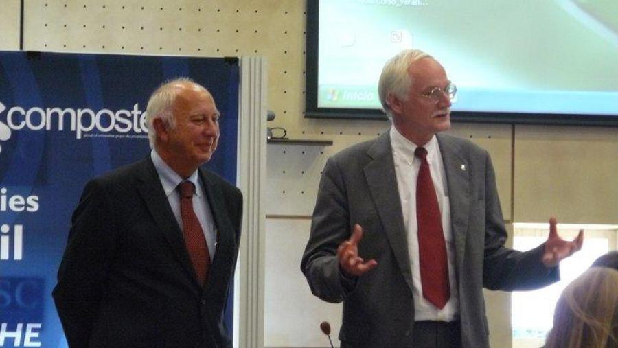 Juan Casares e Maurits van Rooijen nun momento da xuntanza Juan Casares e Maurits van Rooijen nun momento da xuntanza