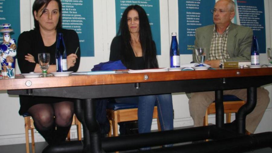Carmen Blanco, no centro, acompañado de Elena Freire e Tucho Calvo Carmen Blanco, no centro, acompañado de Elena Freire e Tucho Calvo