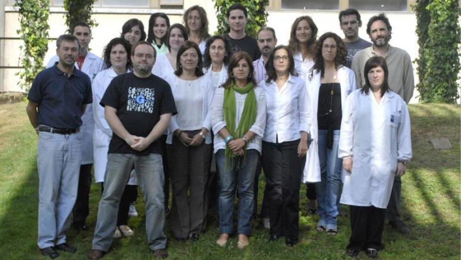 O grupo que coordina Paulino Martínez (primeiro pola esquerda) desenvolve o seu traballo na Facultade de Veterinaria O grupo que coordina Paulino Martínez (primeiro pola esquerda) desenvolve o seu traballo na Facultade de Veterinaria