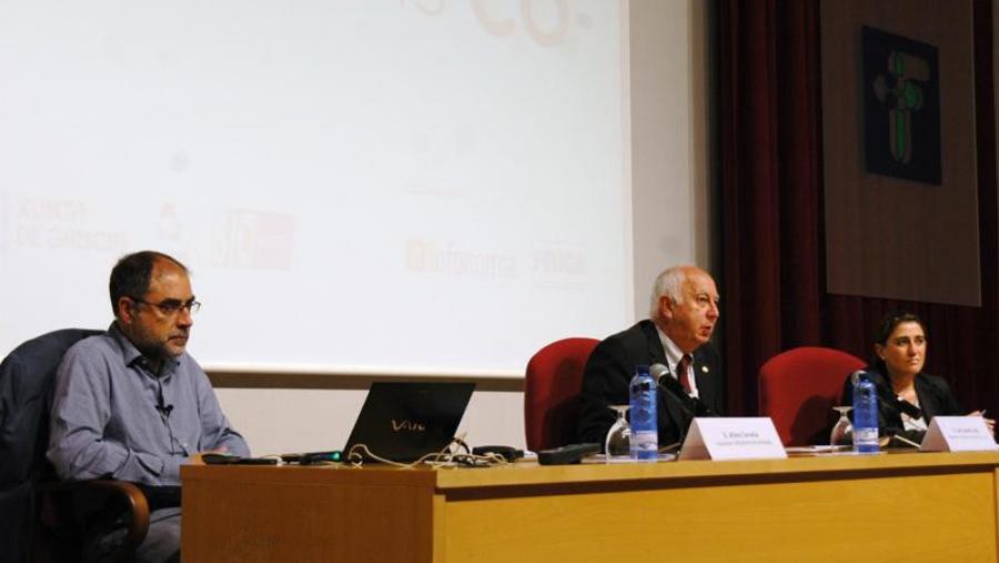 Alfons Cornellá, Juan Casares e Mª Teresa Cancelo na inauguración da xornada. Foto Alfonso-Servimav USC Alfons Cornellá, Juan Casares e Mª Teresa Cancelo na inauguración da xornada. Foto Alfonso-Servimav USC