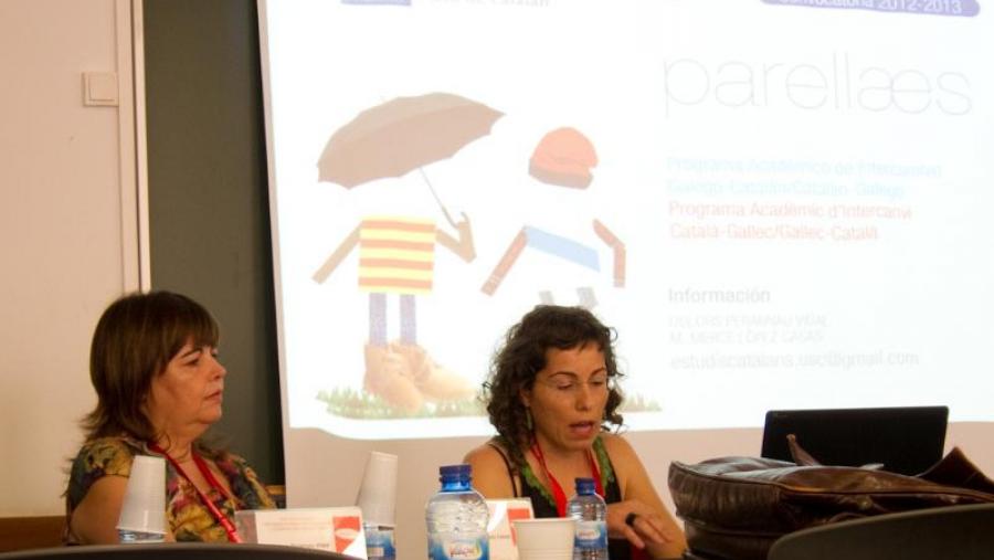 Mercè López e Dolors Perarnau, durante a presentación do programa Parellaes da USC en Salamanca Mercè López e Dolors Perarnau, durante a presentación do programa Parellaes da USC en Salamanca