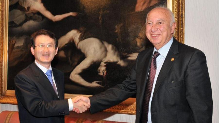 O reitor recibiu ao embaixador de Corea do Sur O reitor recibiu ao embaixador de Corea do Sur