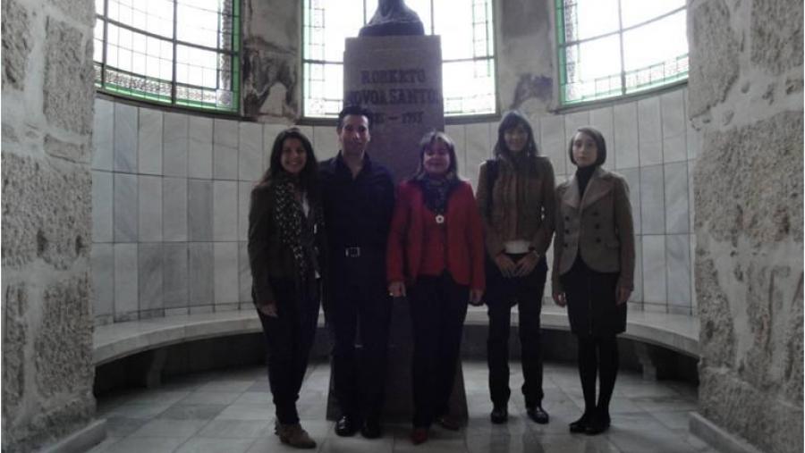 De esquerda a dereita, Patricia Otero, Fernando L. Vázquez, Ángela J. Torres, Vanessa Blanco e Elisabet Hermida, integrantes da empresa Xuntos De esquerda a dereita, Patricia Otero, Fernando L. Vázquez, Ángela J. Torres, Vanessa Blanco e Elisabet Hermida, integrantes da empresa Xuntos