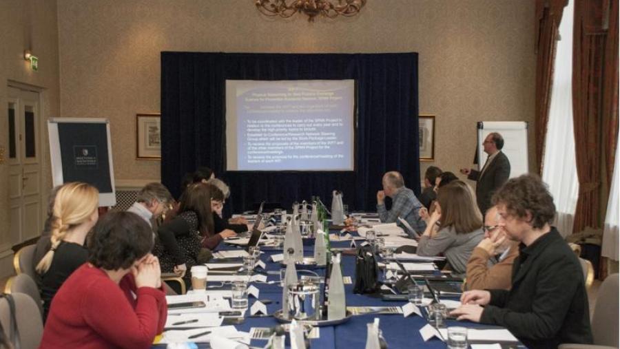 Elisardo Becoña nun momento da súa intervención en Oxford, na primeira xuntanza da rede Elisardo Becoña nun momento da súa intervención en Oxford, na primeira xuntanza da rede