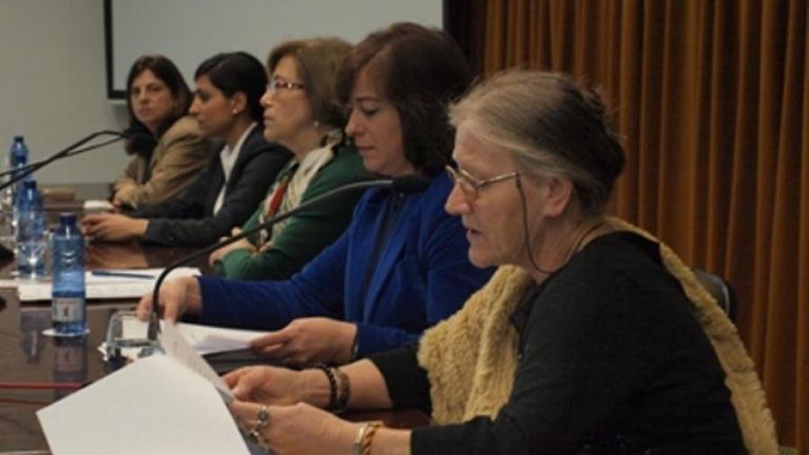 A directora do CIFEX, Rita Radl, presentou os detalles das xornadas na sesión inaugural celebrada este xoves en Ciencias da Educación. Foto: Alfonso-Servimav A directora do CIFEX, Rita Radl, presentou os detalles das xornadas na sesión inaugural celebrada este xoves en Ciencias da Educación. Foto: Alfonso-Servimav
