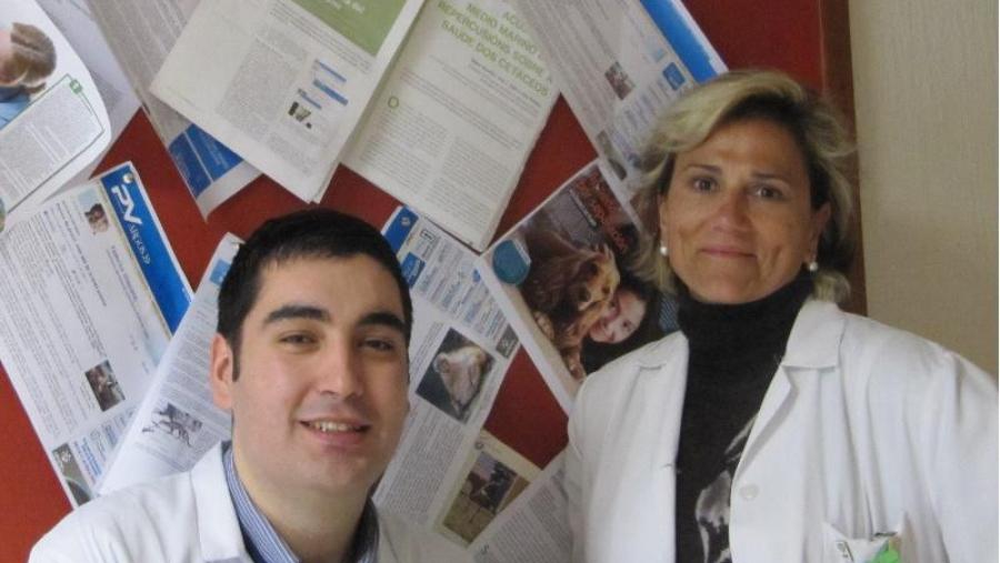 Ángel Abuelo e Cristina Castillo, dous dos membros da asociación VetDoc na facultade de Veterinaria de Lugo Ángel Abuelo e Cristina Castillo, dous dos membros da asociación VetDoc na facultade de Veterinaria de Lugo