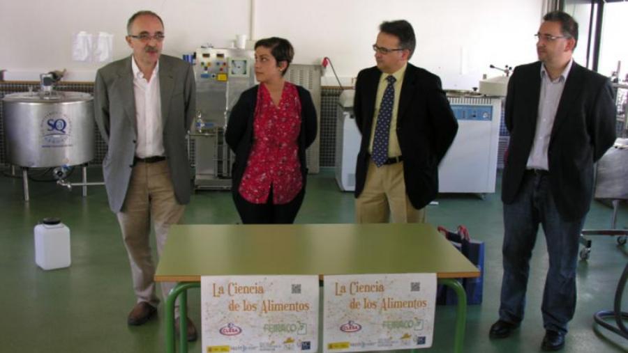 Membros da organización da campaña 'A ciencia dos alimentos' Membros da organización da campaña 'A ciencia dos alimentos'
