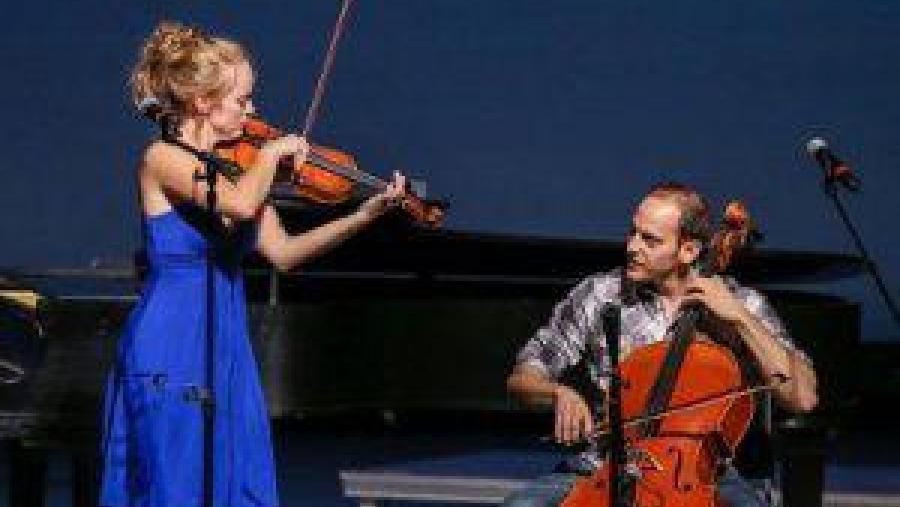 Hanneke Cassel e Mike Block, nunha actuación Hanneke Cassel e Mike Block, nunha actuación