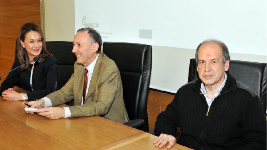 Francisco González, no centro, acompañado de Rocío Fernández e Juan Arias. Foto: Santi Alvite Francisco González, no centro, acompañado de Rocío Fernández e Juan Arias. Foto: Santi Alvite