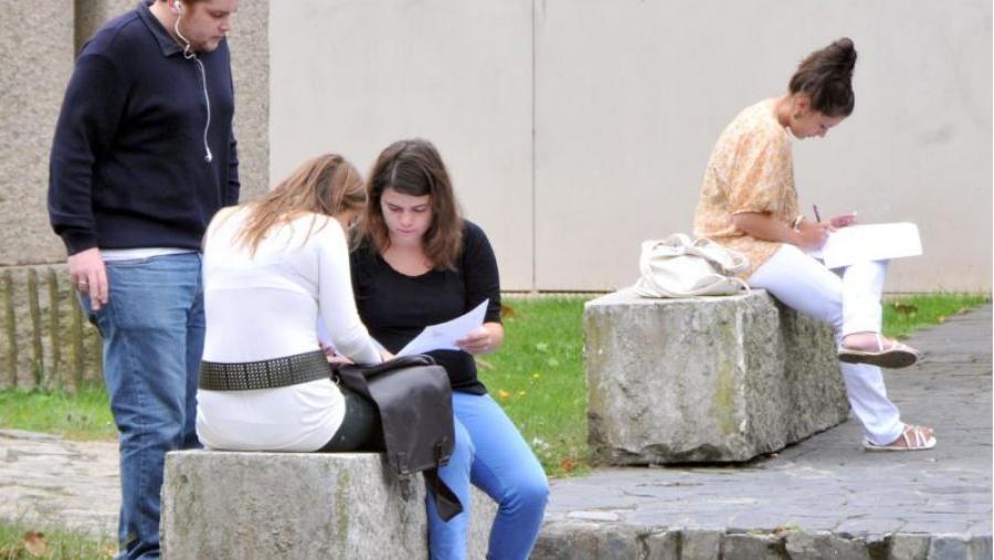 O alumnado terá este mércores unha nova oportunidade para realizar as probas de nivelación do CLM O alumnado terá este mércores unha nova oportunidade para realizar as probas de nivelación do CLM