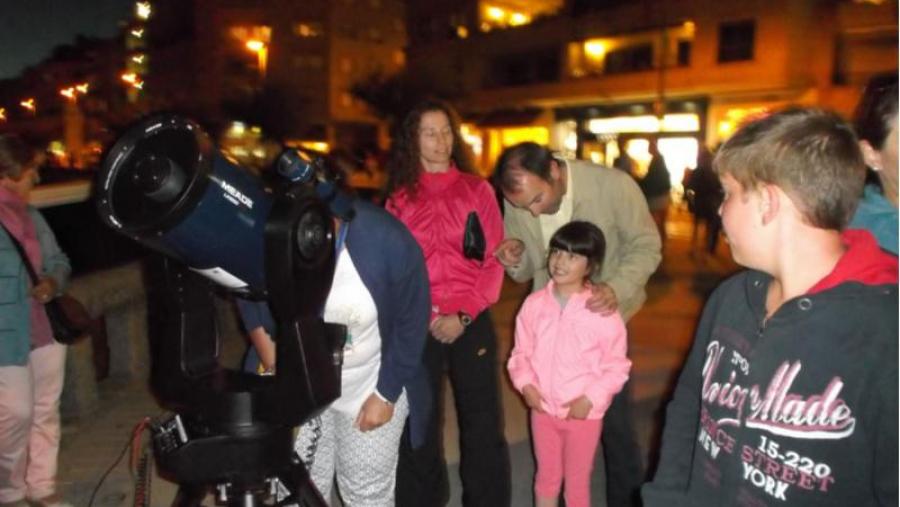 TodoCosmos desenvolverá na praza Roxa de Santiago dúas sesións de observación astronómica TodoCosmos desenvolverá na praza Roxa de Santiago dúas sesións de observación astronómica