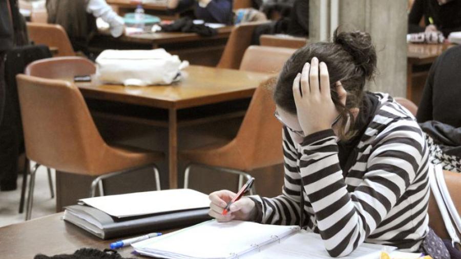 Dende este mércores a sala de lectura da Facultade de Farmacia ampliará o seu horario ata as 00.00 horas Dende este mércores a sala de lectura da Facultade de Farmacia ampliará o seu horario ata as 00.00 horas