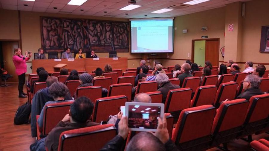 Na USC analizaron os escenarios económicos de Brasil e España Na USC analizaron os escenarios económicos de Brasil e España