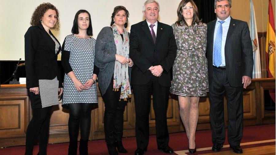 O reitor no centro, coas integrantes de Woman Emprende e Carlos Hernández de Uniempre. Foto: Santi Alvite O reitor no centro, coas integrantes de Woman Emprende e Carlos Hernández de Uniempre. Foto: Santi Alvite