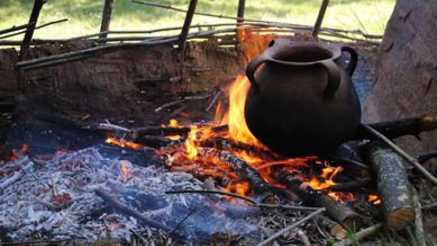 Estudantes de arqueoloxía experimental ‘viaxarán’ ao Paleolítico e á Idade do Ferro Estudantes de arqueoloxía experimental ‘viaxarán’ ao Paleolítico e á Idade do Ferro