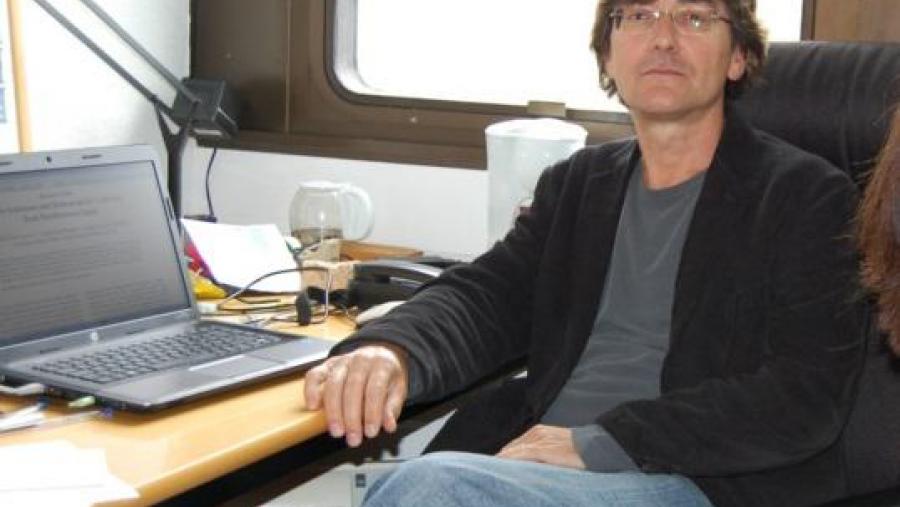 O profesor Santiago Pereira, no seu despacho na Escola Politécnica Superior de Lugo O profesor Santiago Pereira, no seu despacho na Escola Politécnica Superior de Lugo