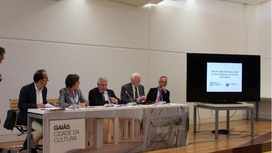 Rolda de prensa de anuncio do Premio Internacional Grupo Compostela-Xunta de Galicia, coa presenza do secretario xeral de Cultura, a directora-xeral de Educación e Cultura da Comisión Europea, o... Rolda de prensa de anuncio do Premio Internacional Grupo Compostela-Xunta de Galicia, coa presenza do secretario xeral de Cultura, a directora-xeral de Educación e Cultura da Comisión Europea, o...