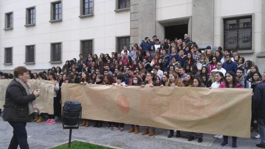 ‘Pola educación e contra o fanatismo’, lema da concentración en Formación do Profesorado ‘Pola educación e contra o fanatismo’, lema da concentración en Formación do Profesorado