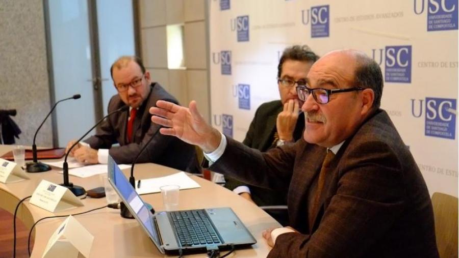 O experto Juan Hernández Armenteros explicou no CEA os cambios no financiamento das universidades públicas españolas como resultado da crise económica O experto Juan Hernández Armenteros explicou no CEA os cambios no financiamento das universidades públicas españolas como resultado da crise económica