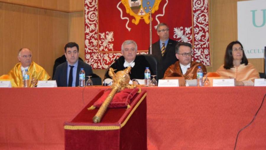 O reitor Juan Viaño, no centro, preside o acto académico de San Tomé na Facultade de Ciencias de Lugo O reitor Juan Viaño, no centro, preside o acto académico de San Tomé na Facultade de Ciencias de Lugo
