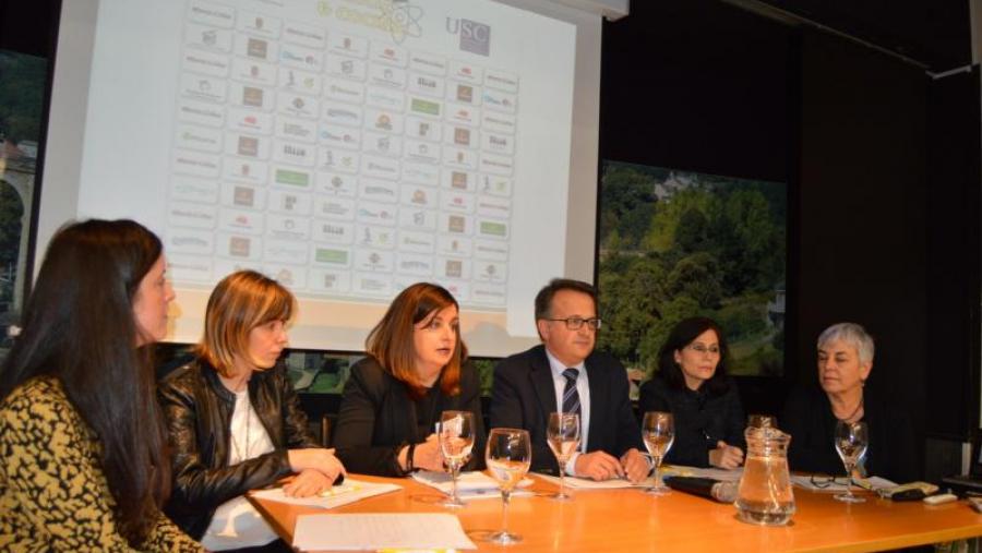 De esquerda a dereita, García, Porto, Romero, Bueno, Gómez e Basadre, na presentación das xornadas no IES Sanxillao De esquerda a dereita, García, Porto, Romero, Bueno, Gómez e Basadre, na presentación das xornadas no IES Sanxillao