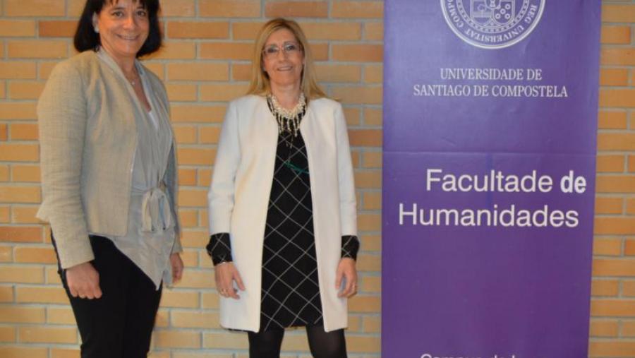 Ana Goy, á esquerda, con María Jesús Regueiro, na Facultade de Humanidades Ana Goy, á esquerda, con María Jesús Regueiro, na Facultade de Humanidades