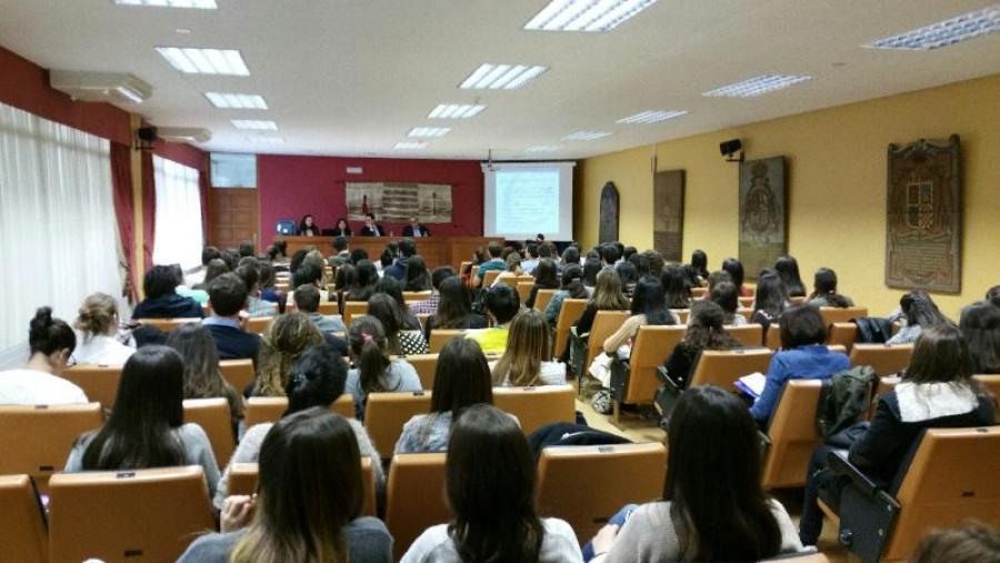 Nestas xornadas participan máis de 130 futuros profesionais do Dereito. Foto: Fundación Galicia Europa Nestas xornadas participan máis de 130 futuros profesionais do Dereito. Foto: Fundación Galicia Europa