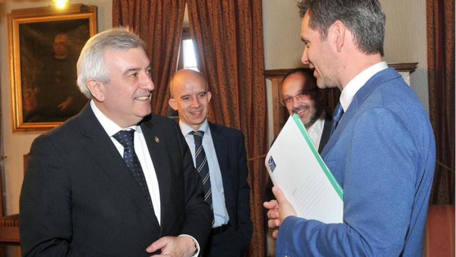A USC elaborará a metodoloxía de xestión da transparencia pública para o Concello de Ames A USC elaborará a metodoloxía de xestión da transparencia pública para o Concello de Ames