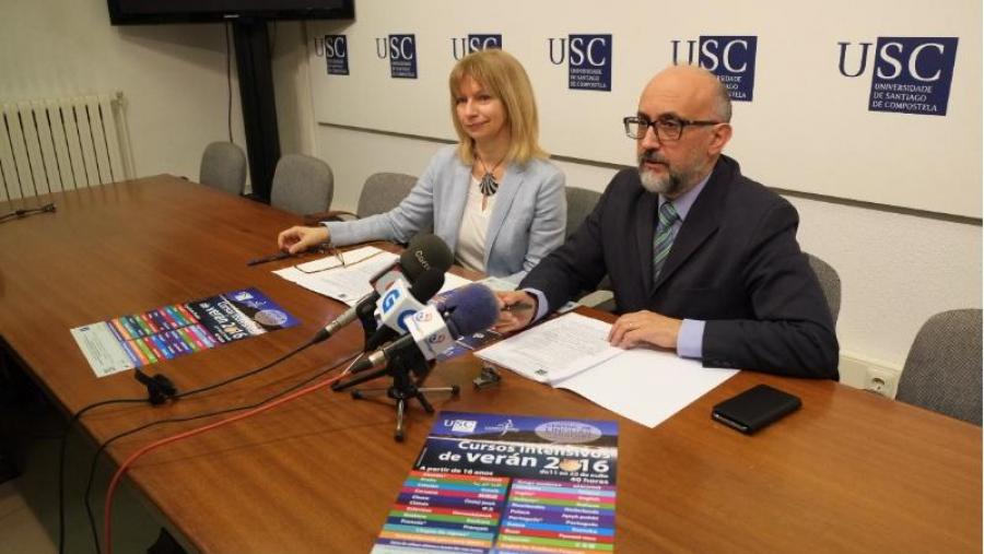 Katerina Vlasakova e Roberto López na presentación celebrada na Sala de Prensa. Foto: Servimav-USC Katerina Vlasakova e Roberto López na presentación celebrada na Sala de Prensa. Foto: Servimav-USC