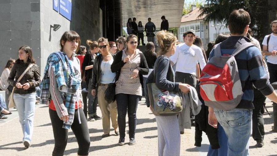 Apróbase unha oportunidade extraordinaria de recuperación para o alumnado que este ano cursa materias de plans en extinción polo grao Apróbase unha oportunidade extraordinaria de recuperación para o alumnado que este ano cursa materias de plans en extinción polo grao