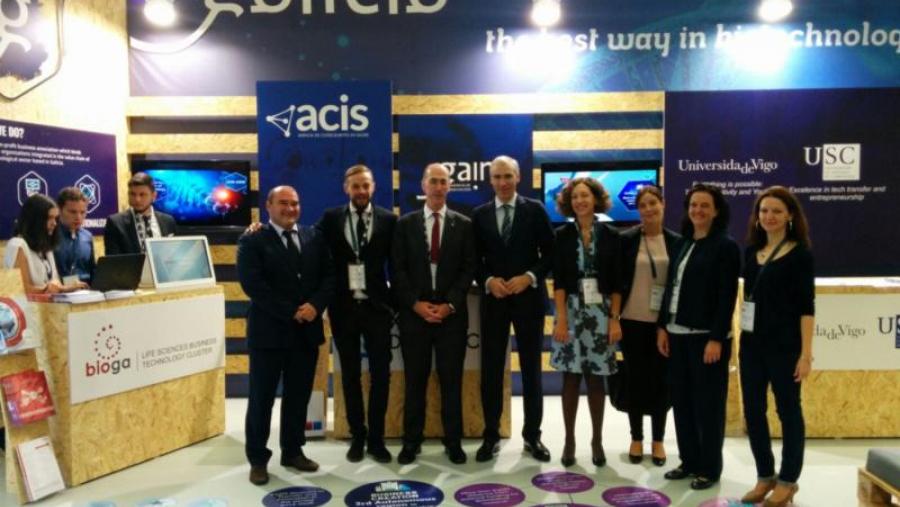 Os conselleiros de Sanidade e de Economía, no centro da imaxe, xunto con representantes da delegación galega presente en BioSpain Os conselleiros de Sanidade e de Economía, no centro da imaxe, xunto con representantes da delegación galega presente en BioSpain