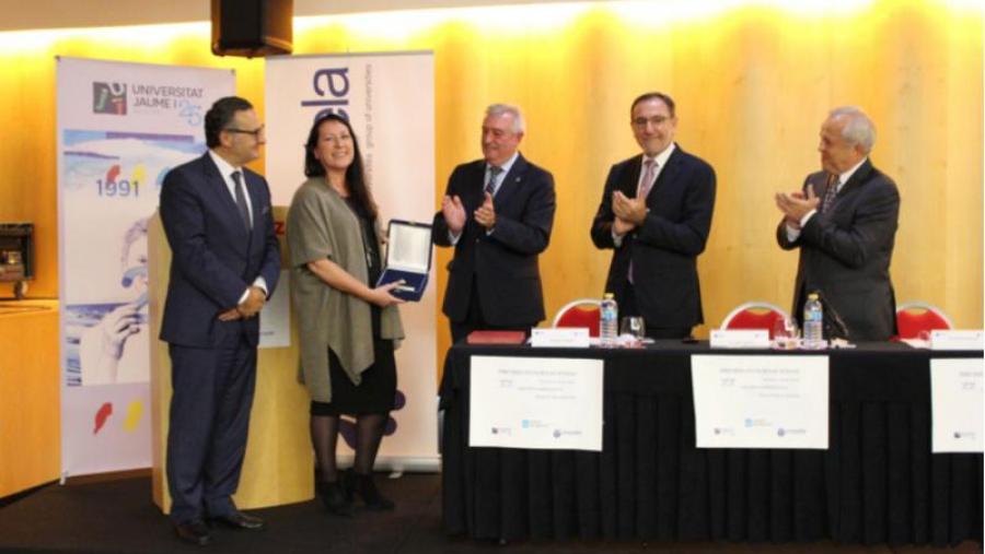De esquerda a dereita, Fernando Ojea, ecretario xeral de CIRCOM; Tone Kunst, presidenta de CIRCOM; Juan Viaño, reitor da USC; Vicent Climent, reitor da Jaume I; e Marek Kreglewski, presidente do GCU... De esquerda a dereita, Fernando Ojea, ecretario xeral de CIRCOM; Tone Kunst, presidenta de CIRCOM; Juan Viaño, reitor da USC; Vicent Climent, reitor da Jaume I; e Marek Kreglewski, presidente do GCU...