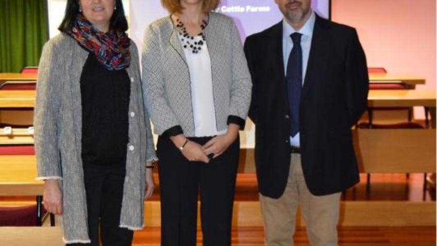 Yolanda Trilo, entre Mónica Barrio e Luis Ángel Quintela