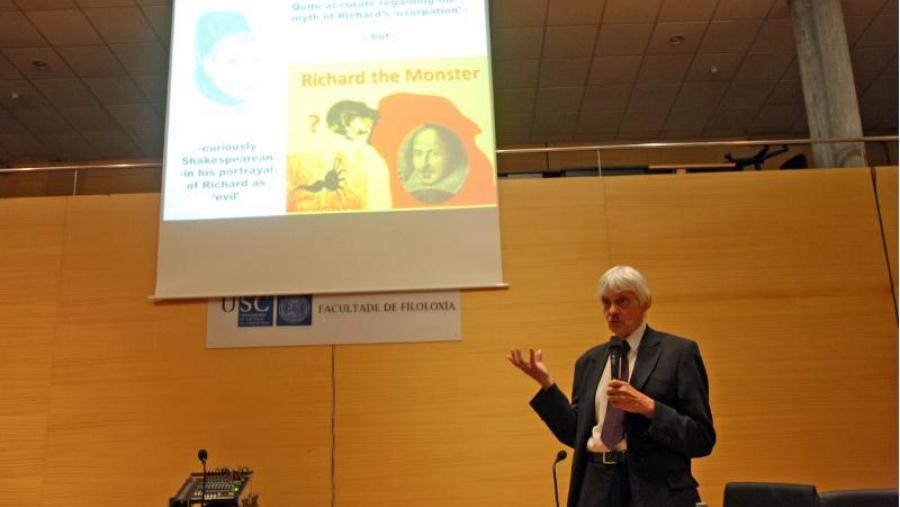 John Ashdown-Hill, nun instante da súa conferencia sobre Ricardo III. Foto: Servimav-USC John Ashdown-Hill, nun instante da súa conferencia sobre Ricardo III. Foto: Servimav-USC