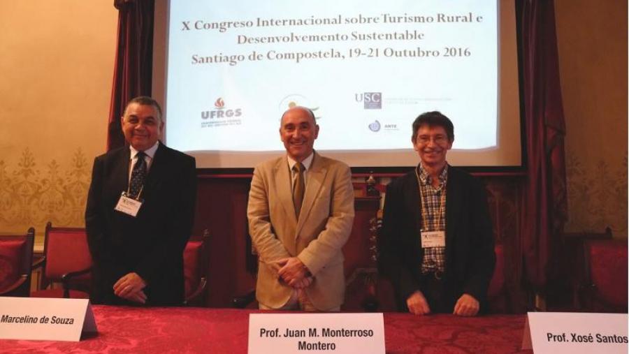 De esquerda a dereita, Marcelino de Souza, Juan Monterroso e Xosé Santos. Foto: Servimav-USC