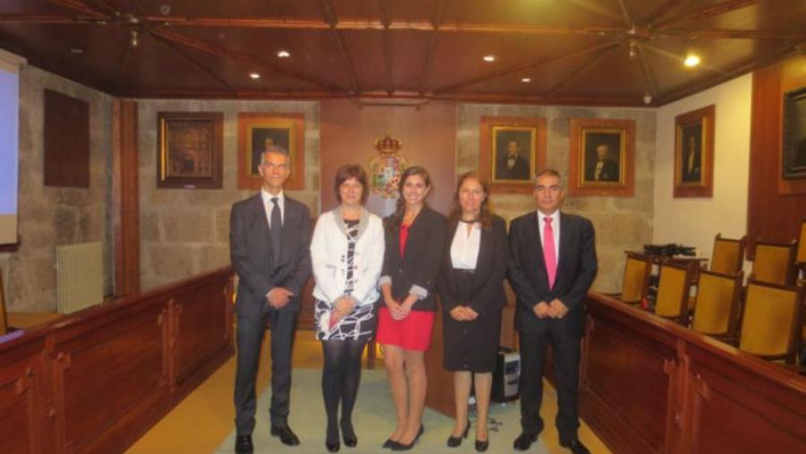 Isabel Prada, no centro, cos directores da súa tese e membros do tribunal Isabel Prada, no centro, cos directores da súa tese e membros do tribunal