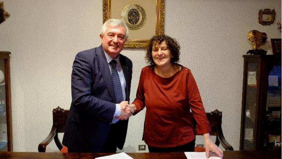 A USC e a Deputación da Coruña acordan o financiamento de actividades a desenvolver este ano A USC e a Deputación da Coruña acordan o financiamento de actividades a desenvolver este ano