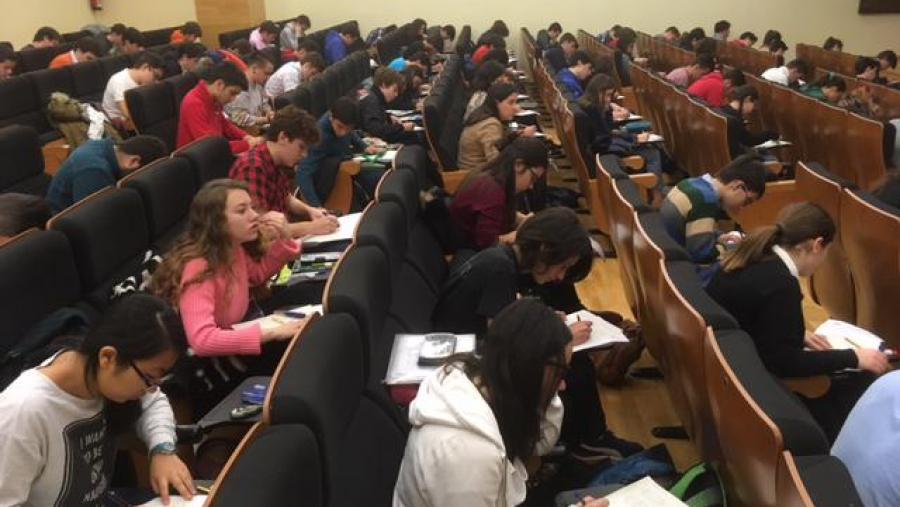 Máis dun cento de participantes na fase galega da Olimpíada Matemática Española Máis dun cento de participantes na fase galega da Olimpíada Matemática Española