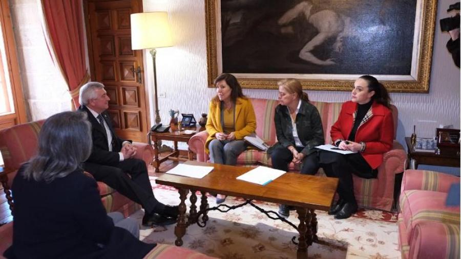 USC e Medio Ambiente avanzan novas colaboracións nos ámbitos da economía circular e o cambio climático USC e Medio Ambiente avanzan novas colaboracións nos ámbitos da economía circular e o cambio climático