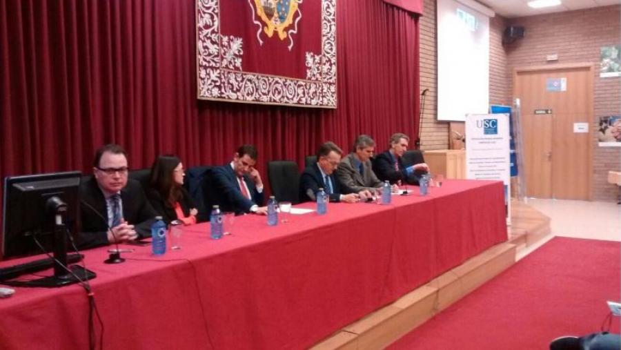 Bueno e Amiama, no centro, cos relatores das xornadas técnicas sobre dirección de proxectos na Escola Politécnica Superior Bueno e Amiama, no centro, cos relatores das xornadas técnicas sobre dirección de proxectos na Escola Politécnica Superior