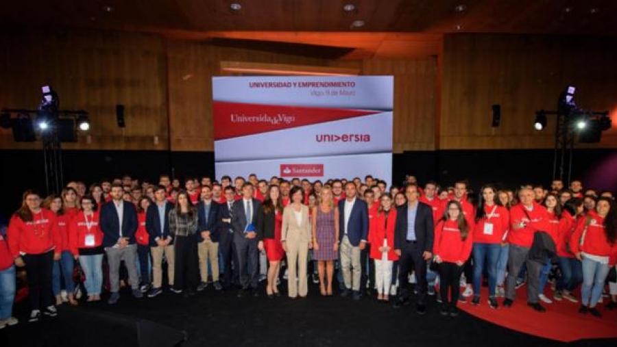 Grupo dos emprendedores universitarios galegos reunidos este martes en Vigo Grupo dos emprendedores universitarios galegos reunidos este martes en Vigo