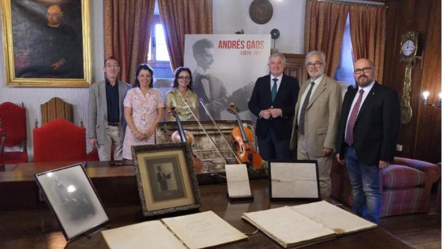de dereita a esquerda, Javier Garbayo, Carlos Villanueva, Juan Viaño, Montserrat Capelán, Mabela Casal e Joam Trillo (Foto: SERVIMAV) de dereita a esquerda, Javier Garbayo, Carlos Villanueva, Juan Viaño, Montserrat Capelán, Mabela Casal e Joam Trillo (Foto: SERVIMAV)