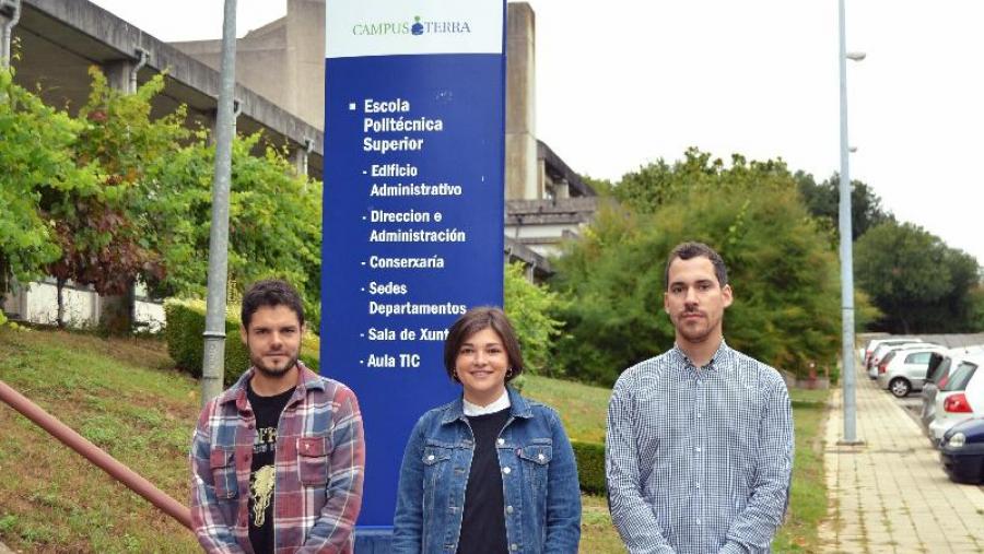 De esquerda a dereita, Juan Alberto Molina, María López de la Calle e Néstor Areán, na EPS de Enxeñaría do Campus Terra da USC De esquerda a dereita, Juan Alberto Molina, María López de la Calle e Néstor Areán, na EPS de Enxeñaría do Campus Terra da USC