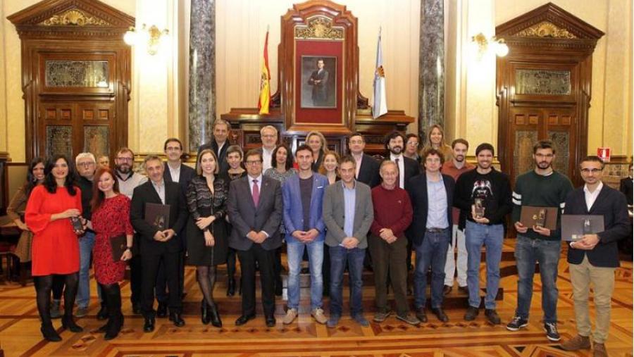 Jorge Mira, na imaxe, á esquerda do alcalde (Foto: Concello da Coruña) Jorge Mira, na imaxe, á esquerda do alcalde (Foto: Concello da Coruña)