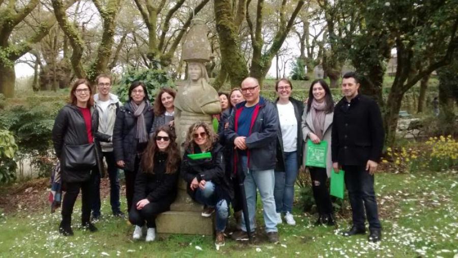Novas andainas lingüísticas por Santiago en catro idiomas Novas andainas lingüísticas por Santiago en catro idiomas