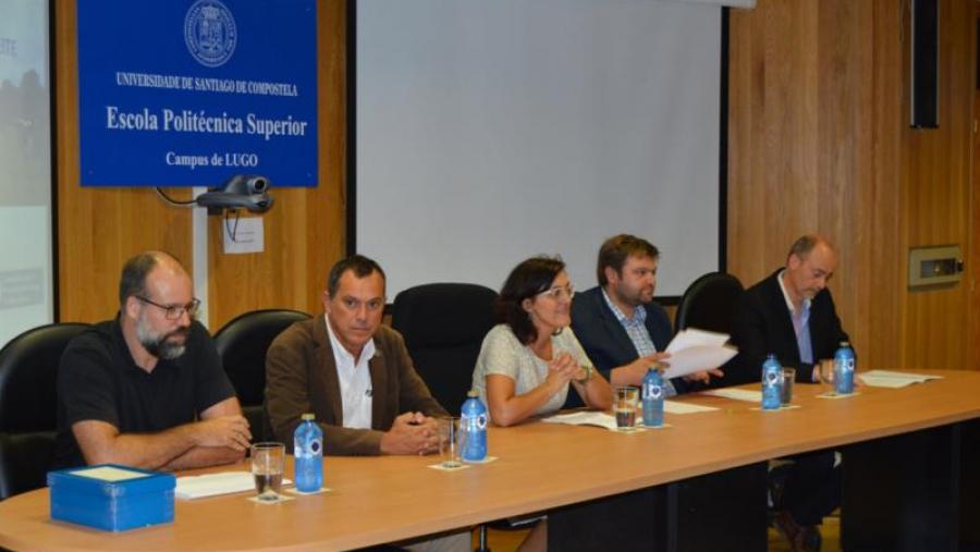 De esquerda a dereita, Lorenzana, Cuesta, Valcárcel, Santos e Pereira, na presentación do máster en Produción de Leite da USC De esquerda a dereita, Lorenzana, Cuesta, Valcárcel, Santos e Pereira, na presentación do máster en Produción de Leite da USC