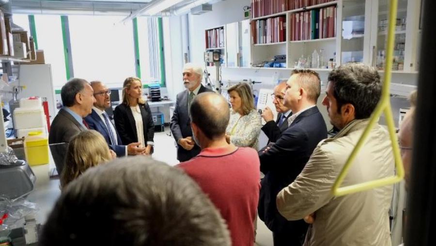 O reitor falando cos asistentes á inauguración da Unidade de Cirurxía Experimental de Oftalmoloxia no CiMUS. Foto: Servimav O reitor falando cos asistentes á inauguración da Unidade de Cirurxía Experimental de Oftalmoloxia no CiMUS. Foto: Servimav