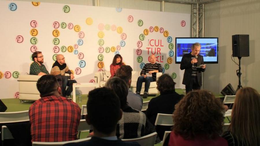 O proxecto presentárono en Culturgal, de esquerda a dereita, David Lombao, Sergio Lago, Marián Fernández, Alberto García e Marcos Lorenzo O proxecto presentárono en Culturgal, de esquerda a dereita, David Lombao, Sergio Lago, Marián Fernández, Alberto García e Marcos Lorenzo